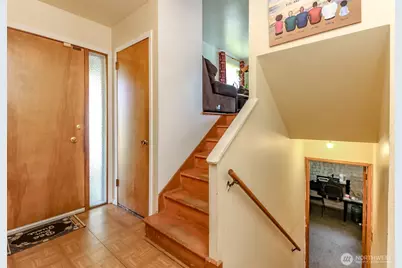 2633 Lake Youngs Court SE, Renton, WA 98058 - Photo 2