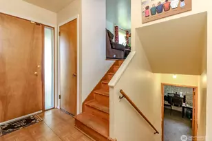 2633 Lake Youngs Ct SE, Renton, WA 98058 - Photo 2