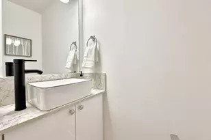 708 N 102nd St, Seattle, WA 98133 - Photo 32