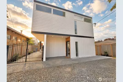 708 N 102nd Street #2, Seattle, WA 98133 - Photo 2