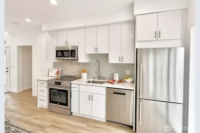 708 N 102nd Street #2, Seattle, WA 98133 - Photo 10