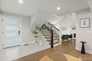 10345 36th Ave NE, Seattle, WA 98125 - Photo 2