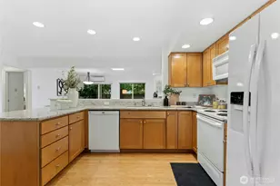 7704 196th St SW, Edmonds, WA 98026 - Photo 4