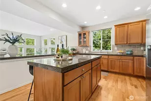 1901 NE Killian Ln, Issaquah, WA 98029 - Photo 10