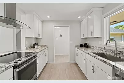 7333 46th Avenue NE, Seattle, WA 98115 - Photo 4