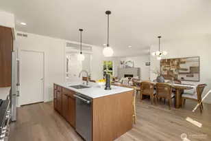 4530 NE 55th St, Seattle, WA 98105 - Photo 6
