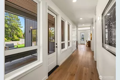 4530 NE 55th Street, Seattle, WA 98105 - Photo 8