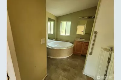 501 W 7th Street, Centralia, WA 98531 - Photo 30
