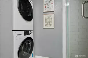 769 Hayes St, Seattle, WA 98109 - Photo 18