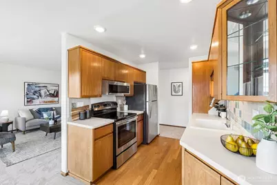6421 Lake Washington Boulevard NE #301, Kirkland, WA 98033 - Photo 14