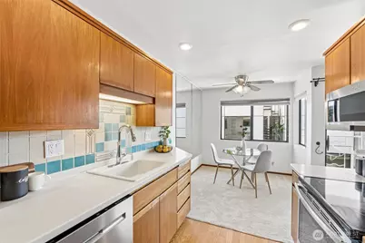 6421 Lake Washington Boulevard NE #301, Kirkland, WA 98033 - Photo 12