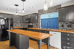 19219 205th St E, Orting, WA 98360 - Photo 10