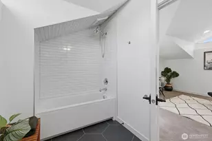 2415 NE 77th St, Seattle, WA 98115 - Photo 18