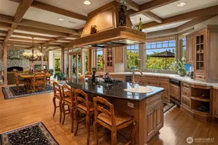 8833 NE 36th St, Yarrow Point, WA 98004 - Photo 10