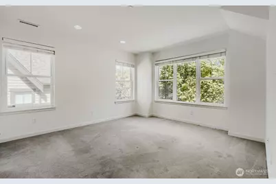 303 Bellevue Way SE, Bellevue, WA 98004 - Photo 16