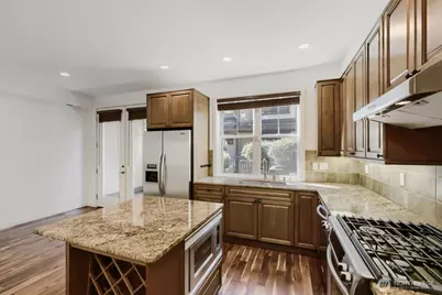 303 Bellevue Way SE, Bellevue, WA 98004 - Photo 12