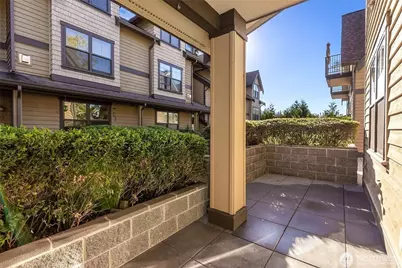 303 Bellevue Way SE, Bellevue, WA 98004 - Photo 14
