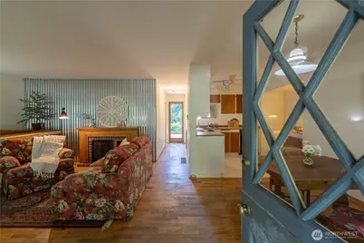 13814 26th Avenue NE, Seattle, WA 98125 - Photo 2