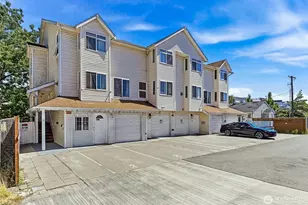 7009 42nd Ave S, Seattle, WA 98118 - Photo 2