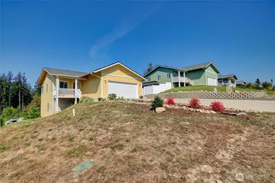 18918 85th Drive NW, Stanwood, WA 98292 - Photo 2