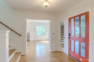 2540 11th Ave W, Seattle, WA 98119 - Photo 8