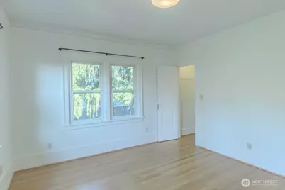 2540 11th Avenue W, Seattle, WA 98119 - Photo 20