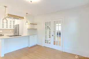 2540 11th Ave W, Seattle, WA 98119 - Photo 10
