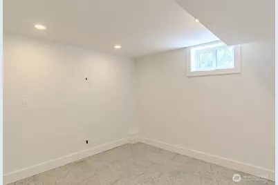 2540 11th Avenue W, Seattle, WA 98119 - Photo 26