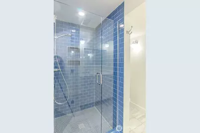 2540 11th Avenue W, Seattle, WA 98119 - Photo 32