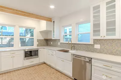 2540 11th Avenue W, Seattle, WA 98119 - Photo 14