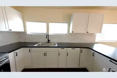 2392 Douglas Rd #4, Ferndale, WA 98248 - Photo 6