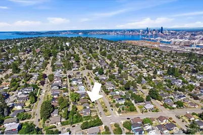 4153 39th Avenue SW, Seattle, WA 98116 - Photo 2