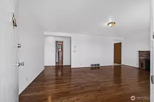 4153 39th Ave SW, Seattle, WA 98116 - Photo 4