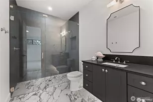 10789 SE 10th St, Bellevue, WA 98004 - Photo 20