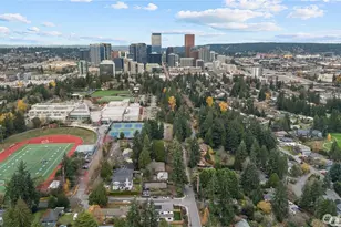 10789 SE 10th St, Bellevue, WA 98004 - Photo 24