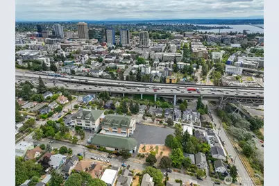 4042 5th Avenue NE, Seattle, WA 98105 - Photo 4