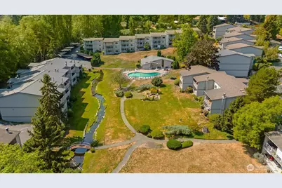 13265 15th Avenue NE #B10, Seattle, WA 98125 - Photo 2