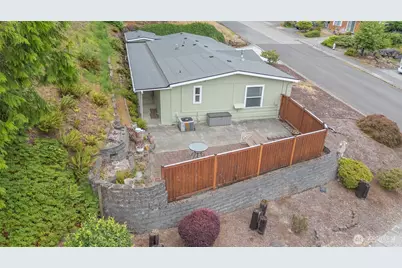 17336 Woodcrest Drive NE, Bothell, WA 98011 - Photo 2