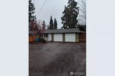737 N 184th Street #B, Shoreline, WA 98133 - Photo 1
