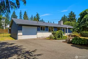 105 161st St SE, Bothell, WA 98012 - Photo 2