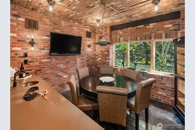 1215 Warren Avenue N, Seattle, WA 98109 - Photo 32