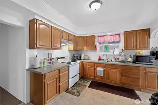 1019 Duryea St, Raymond, WA 98577 - Photo 8
