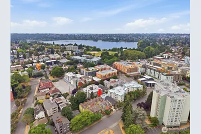 6825 Weedin Place NE #A, Seattle, WA 98115 - Photo 34