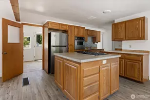 7380 Jewett Rd, Clinton, WA 98236 - Photo 16