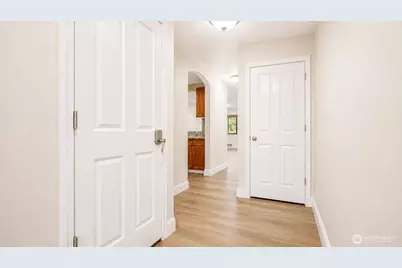 13367 Ambaum Boulevard SW, Burien, WA 98146 - Photo 16
