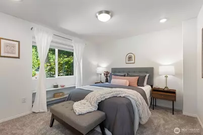 300 Mt. Pilchuck Avenue SW, Issaquah, WA 98027 - Photo 12