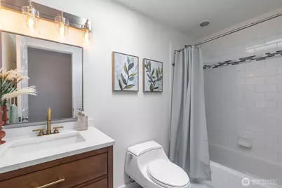 300 Mt. Pilchuck Avenue SW, Issaquah, WA 98027 - Photo 14