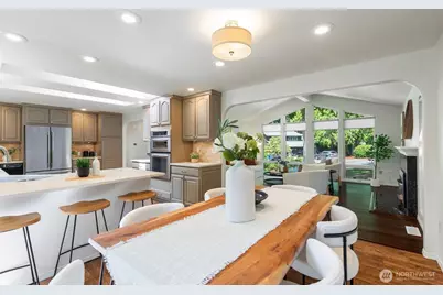 300 Mt. Pilchuck Avenue SW, Issaquah, WA 98027 - Photo 4