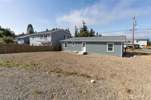 1243 Admirals Dr, Coupeville, WA 98239 - Photo 32