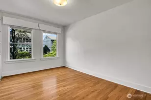 756 Broadway Ave E, Seattle, WA 98102 - Photo 8